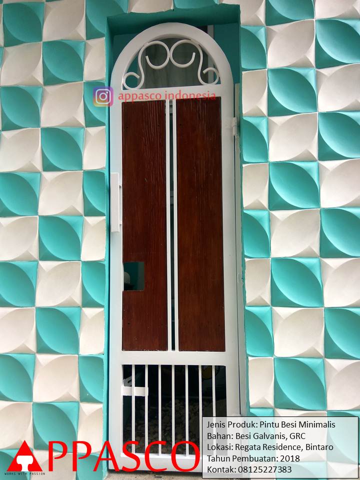 Pintu Besi Unik Lucu Model Klasik Modern Motif Kayu di Regata Bintaro